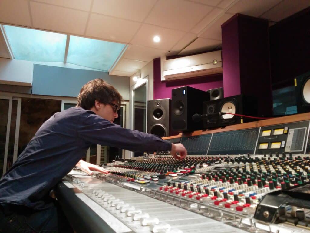 lrob sound engineer 2013 11 25 10.50.34 1024x768
